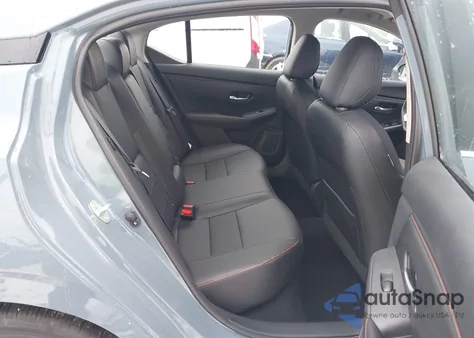 2025 Nissan Sentra Sr z USA, uszkodzony, nr VIN 3N1AB8DV5SY326472